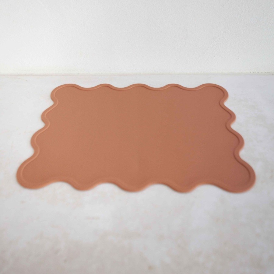 @Home Rommer Plates, Bowls & Cups | Wiggly Placemat | Cinnamon