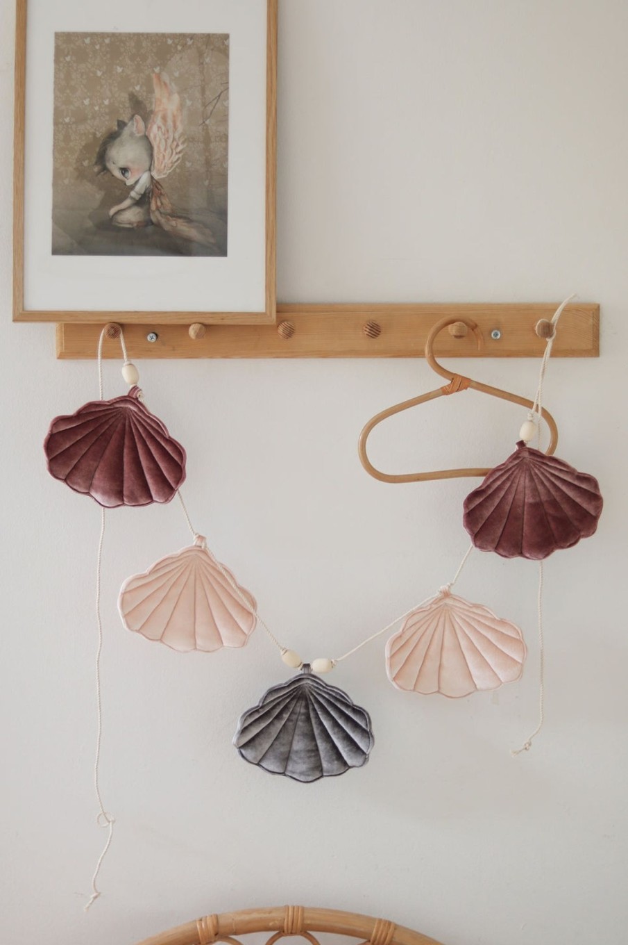 @Home Moi Mili Cushions & Rugs | Velvet Shells Garland | Cosmic Pearl